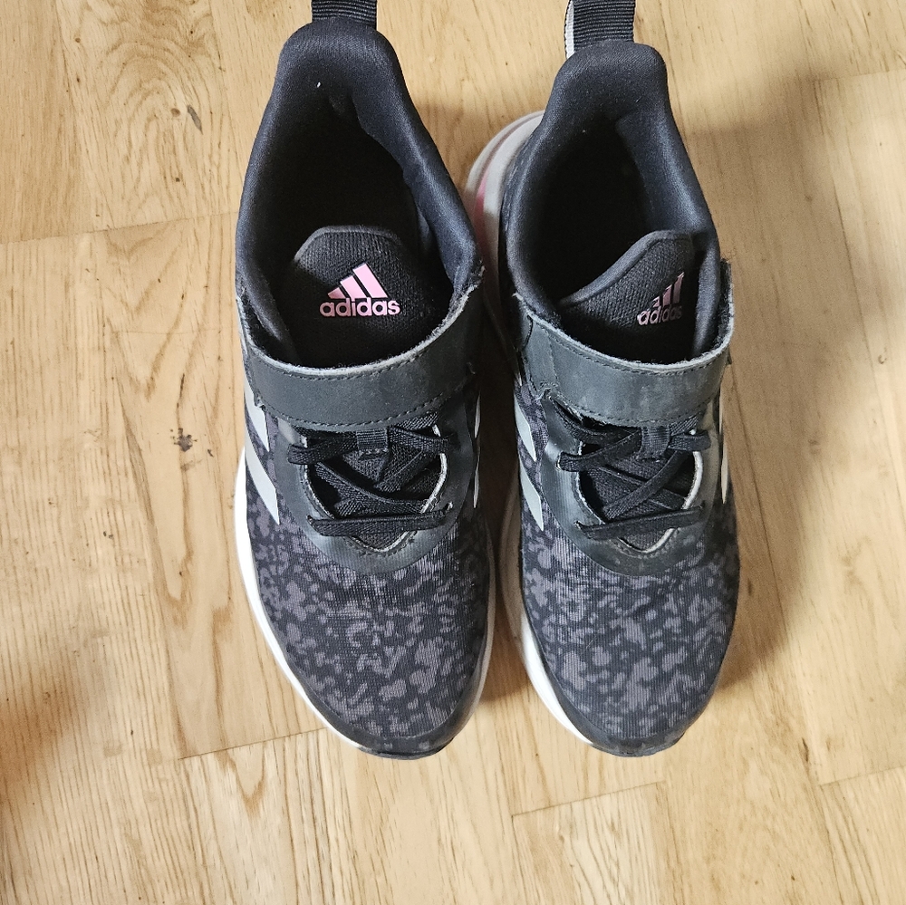 Kid size 3 sneakers